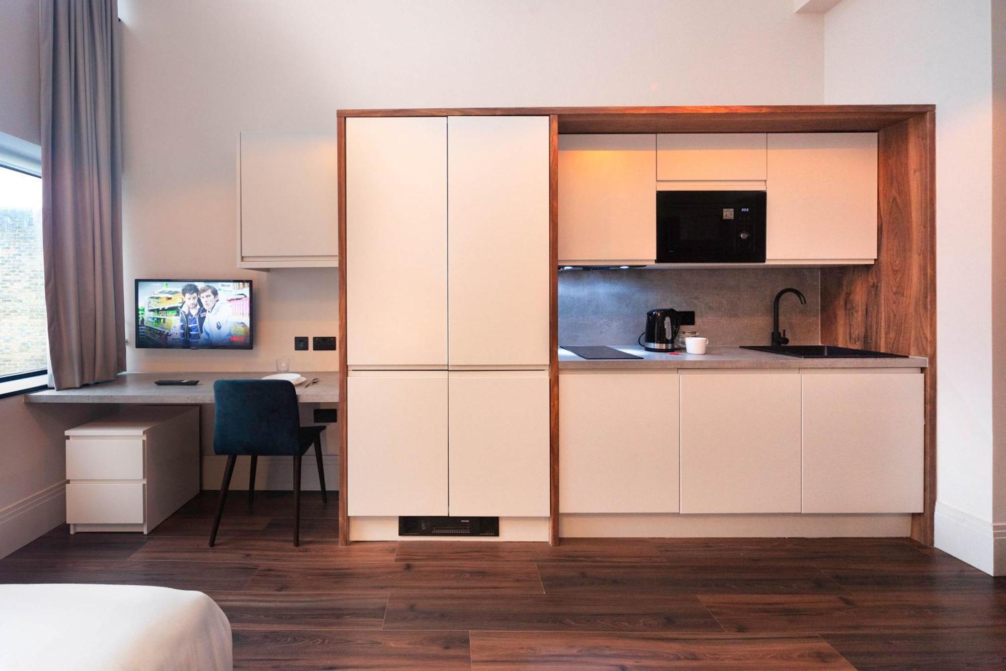 Contemporary Twin In Апартаменты *